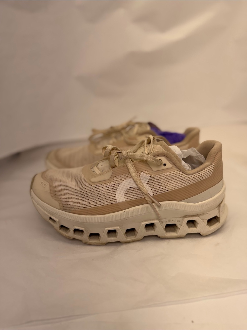 On Cloudmonster Void Sneaker in Dew & Ivory lace-up - Picture 3 of 7